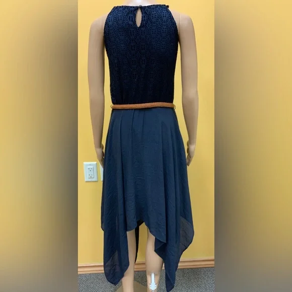 AUW - Picture 2 of 2